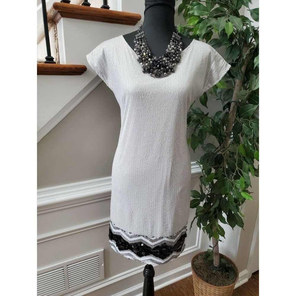 Emmelee Women's White Polyester Round Neck Cap Sleeve Knee Length Dress Size M
